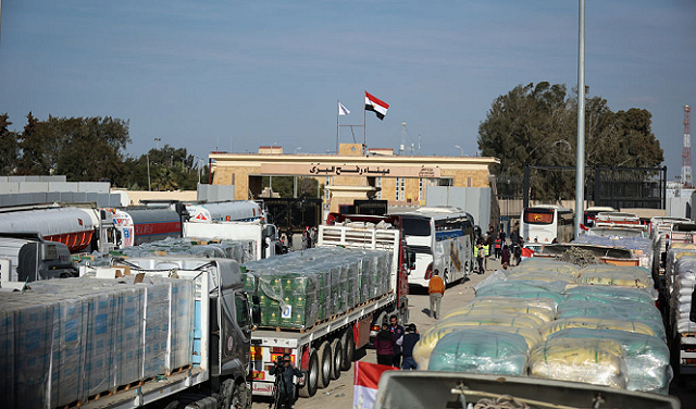 الدفعة الثانية من المساعدات إلى الفلسطينيين بقطاع غزة عددها 281 شاحنة 